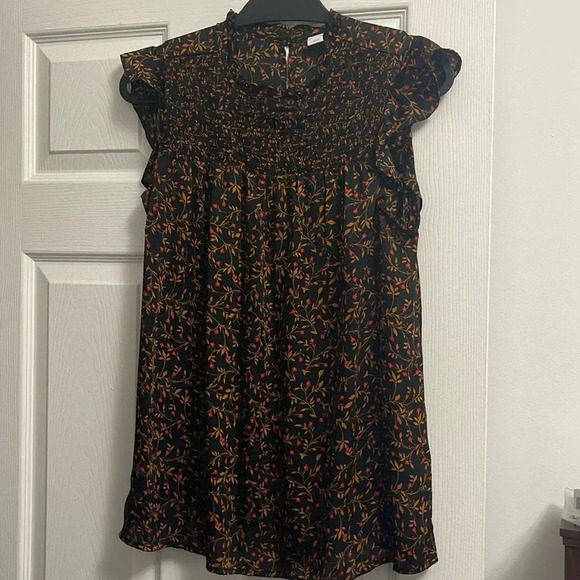 Old Navy Pre Owned flower print tank blouse with faux mini sleeve. Size Large. - Picture 1 of 5